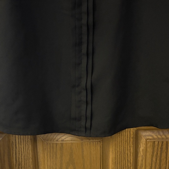 The Limited Classic Black Sleeveless Blouse - Picture 5 of 8